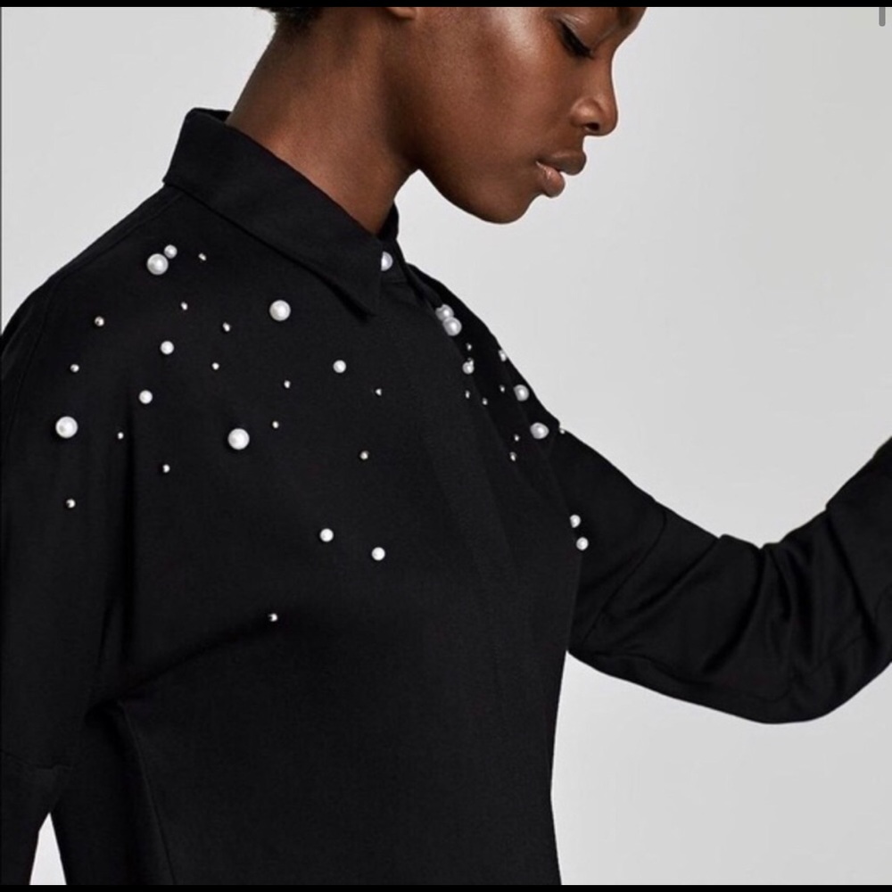 🆕 ZARA black button pearl blouse